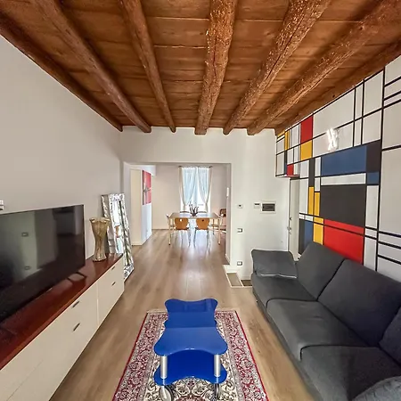 & Charme In Un Palazzo Storico Di ברגמו